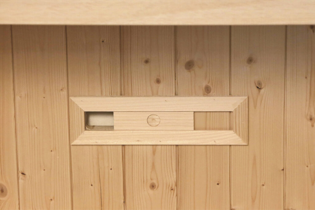 Camino per aerazione integrato alla sauna domestica Kyra