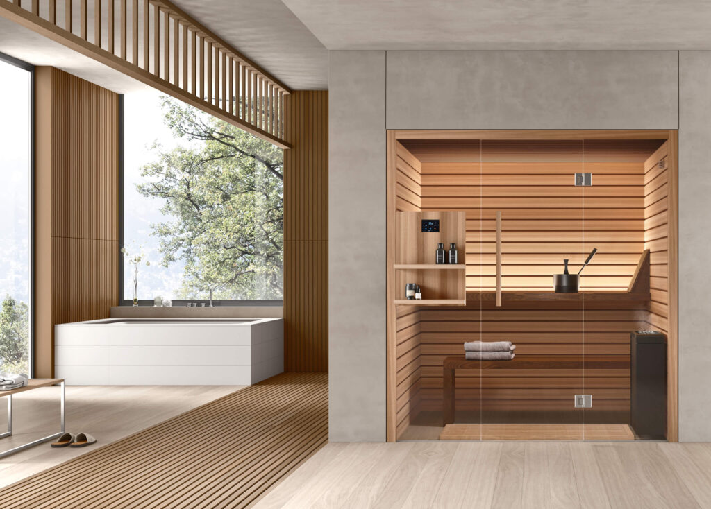 Sauna Kalika installata in nicchia con finiture in Hemlock e Frassino Termotrattato